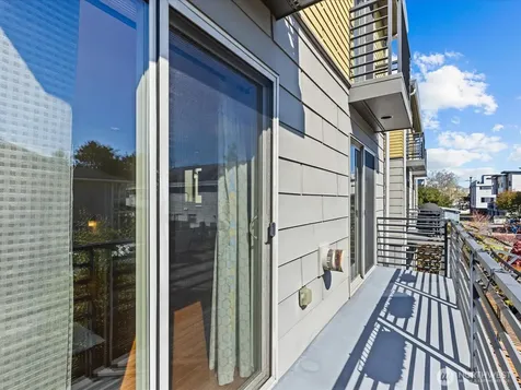 3038 61st Avenue SW Seattle WA 98116