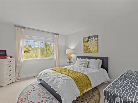 2441 278th Court SE Sammamish WA 98075