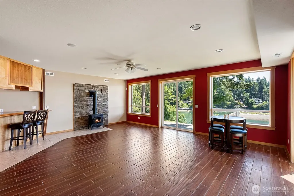 9012 146th Avenue NW Lakebay WA 98349