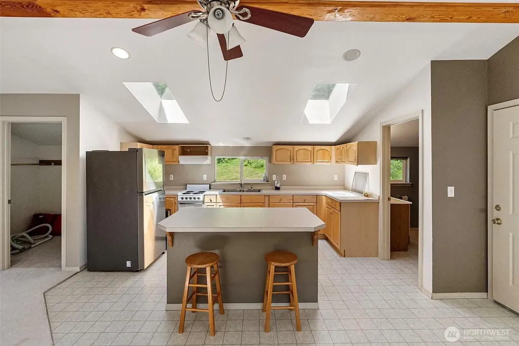 9012 146th Avenue NW Lakebay WA 98349