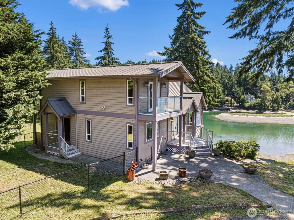 9012 146th Avenue NW Lakebay WA 98349