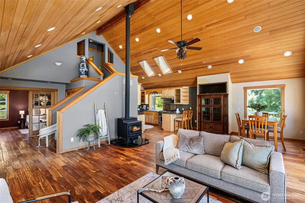 9012 146th Avenue NW Lakebay WA 98349