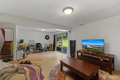 901 153rd Place SW Lynnwood WA 98087