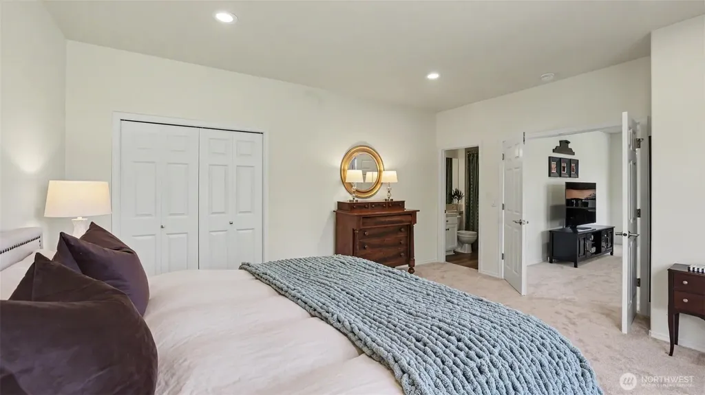 24128 NE 1st Place Sammamish WA 98074