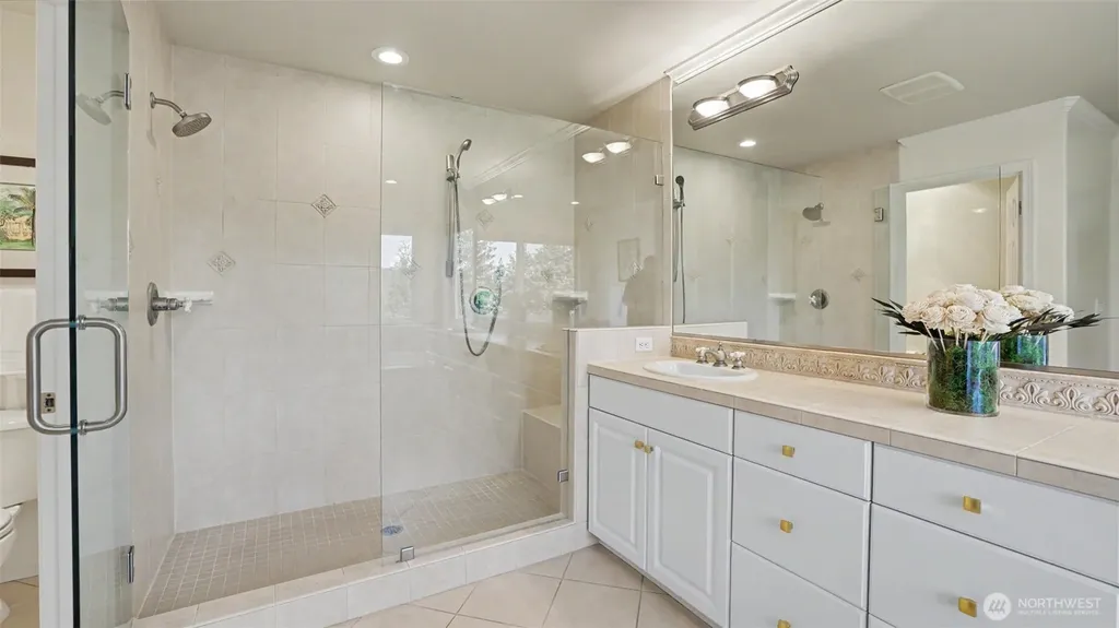 24128 NE 1st Place Sammamish WA 98074