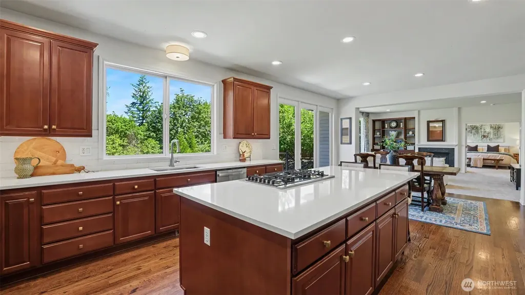 24128 NE 1st Place Sammamish WA 98074