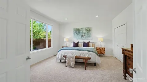 24128 NE 1st Place Sammamish WA 98074