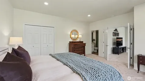 24128 NE 1st Place Sammamish WA 98074