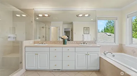 24128 NE 1st Place Sammamish WA 98074