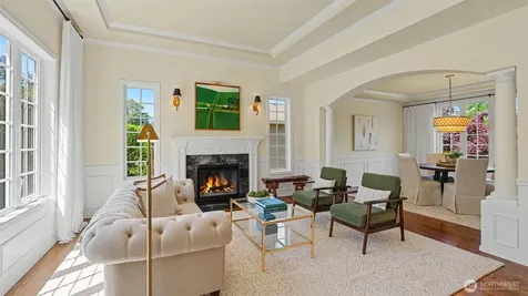 24128 NE 1st Place Sammamish WA 98074