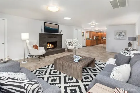 14043 177th Avenue SE Renton WA 98059