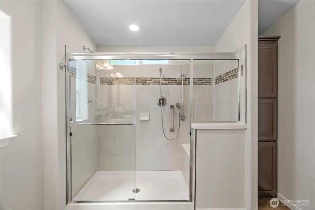 15 Maple Leaf Street Raymond WA 98577