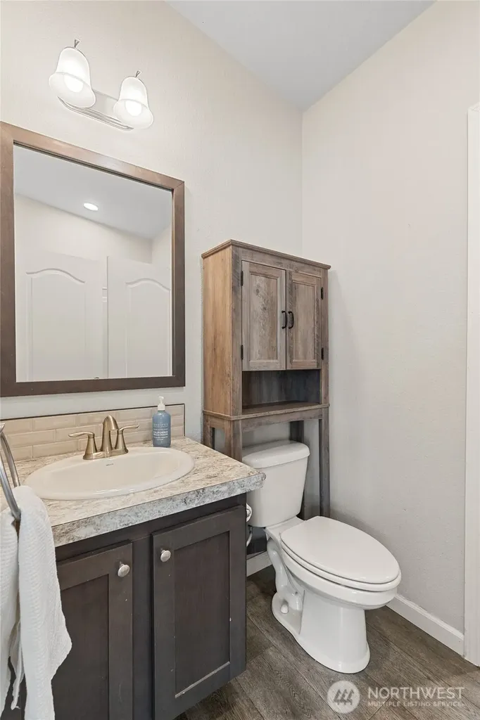 15 Maple Leaf Street Raymond WA 98577