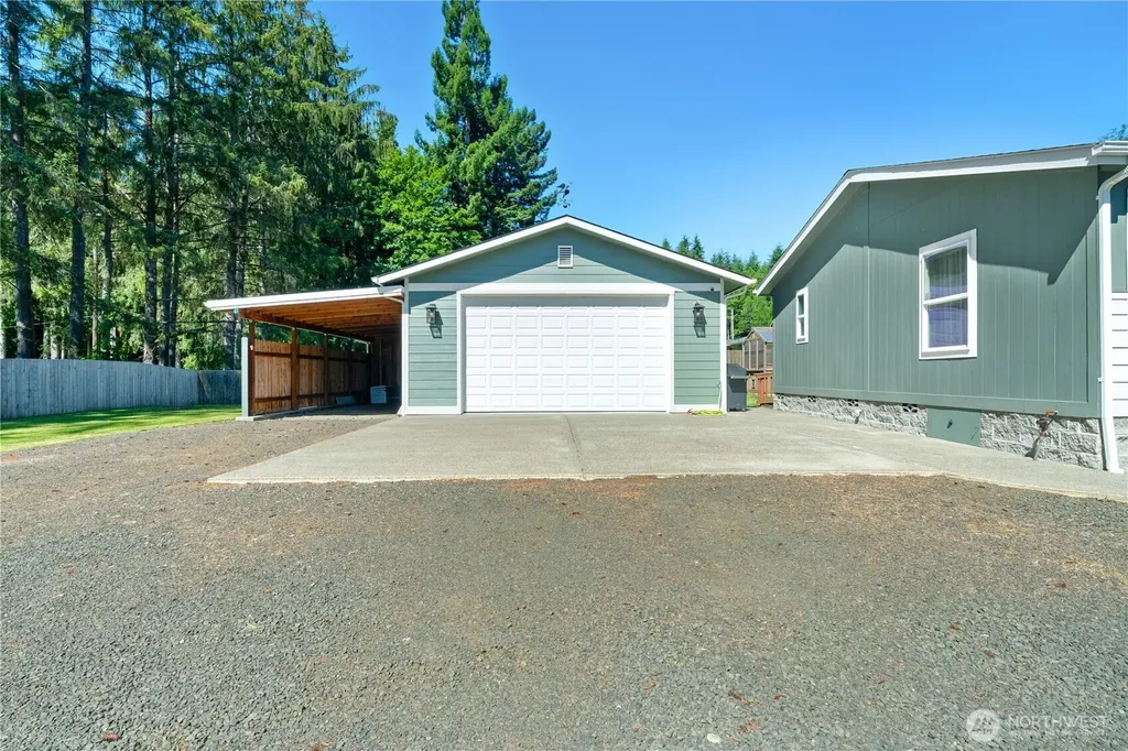 15 Maple Leaf Street Raymond WA 98577