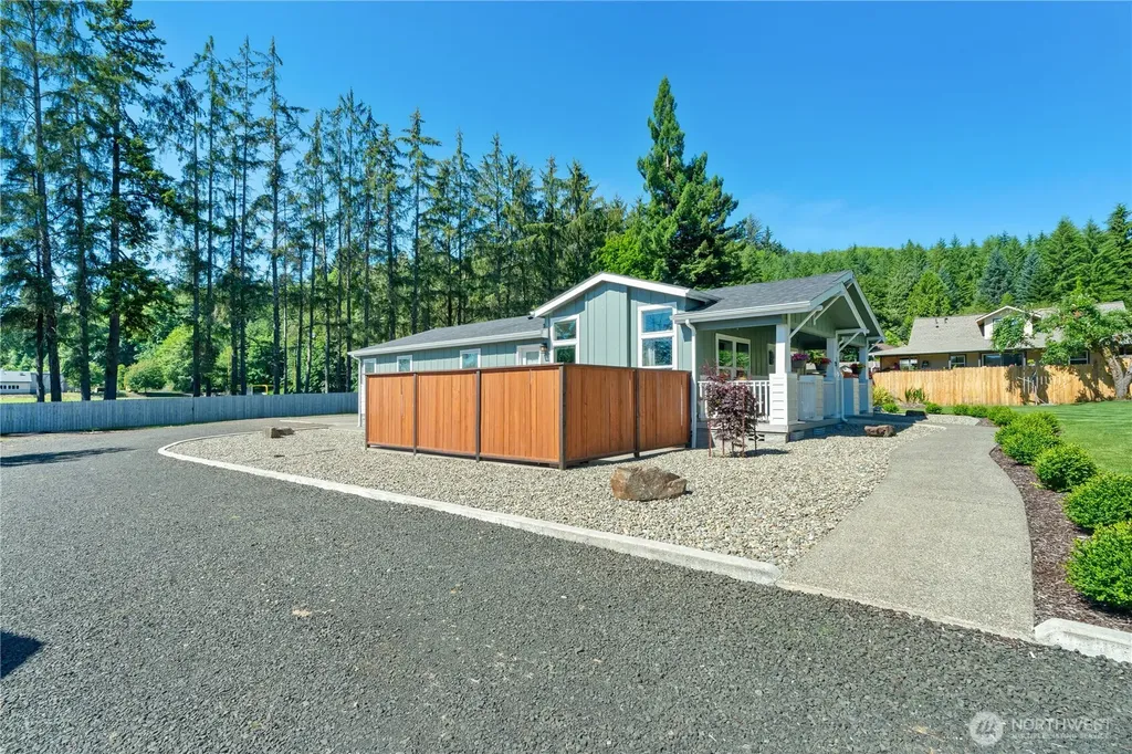 15 Maple Leaf Street Raymond WA 98577