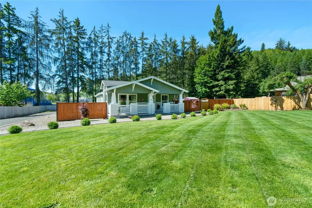 15 Maple Leaf Street Raymond WA 98577