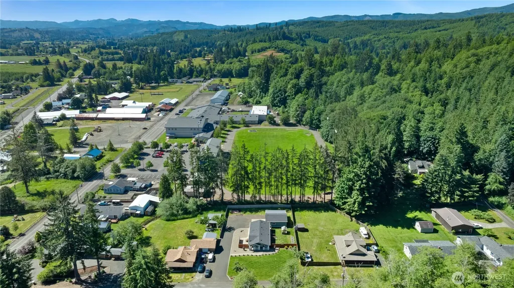 15 Maple Leaf Street Raymond WA 98577