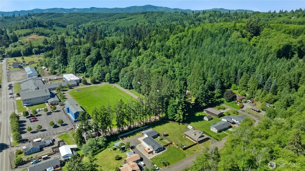 15 Maple Leaf Street Raymond WA 98577