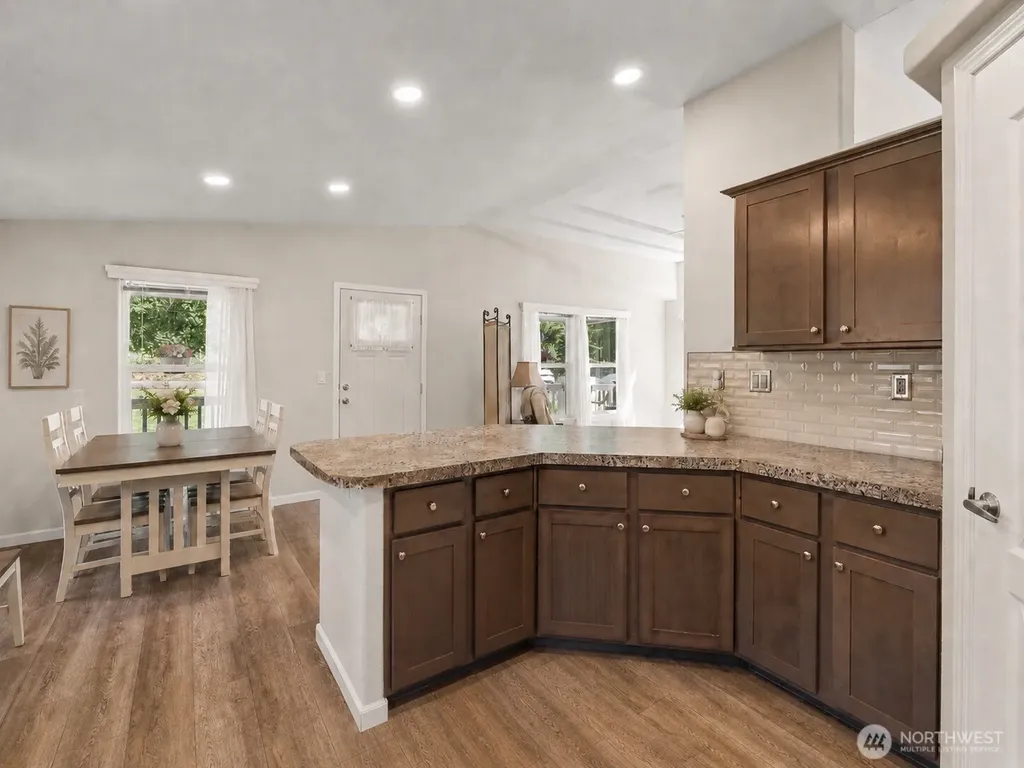 15 Maple Leaf Street Raymond WA 98577