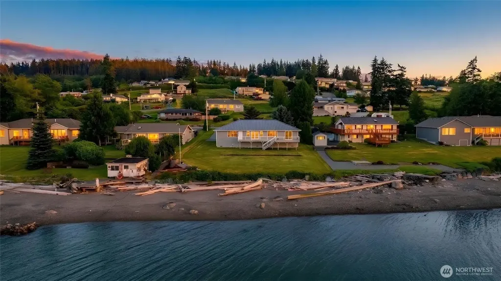 639 E Beacon View Drive Oak Harbor WA 98277