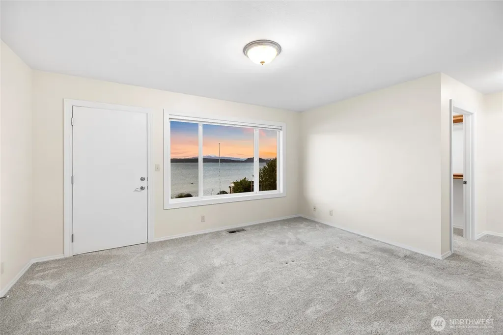 639 E Beacon View Drive Oak Harbor WA 98277