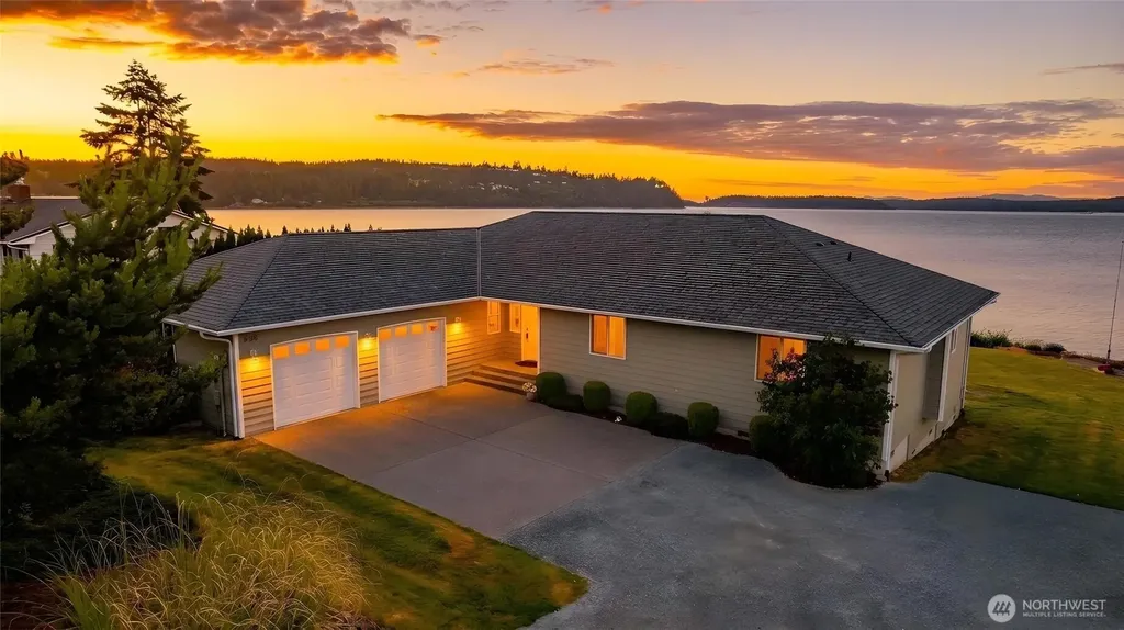 639 E Beacon View Drive Oak Harbor WA 98277