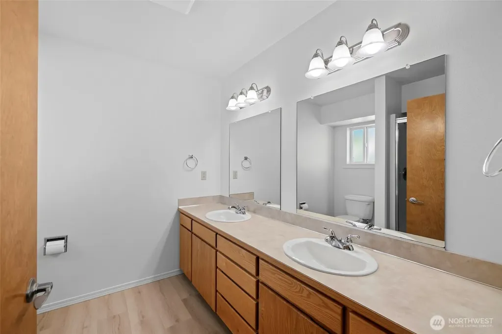 639 E Beacon View Drive Oak Harbor WA 98277