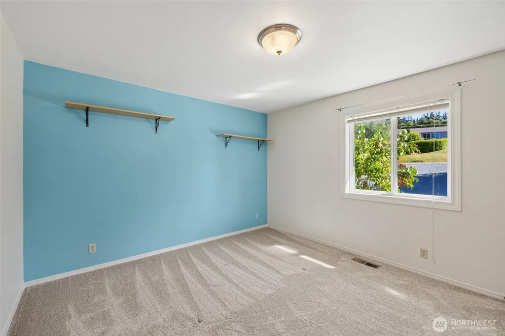 639 E Beacon View Drive Oak Harbor WA 98277