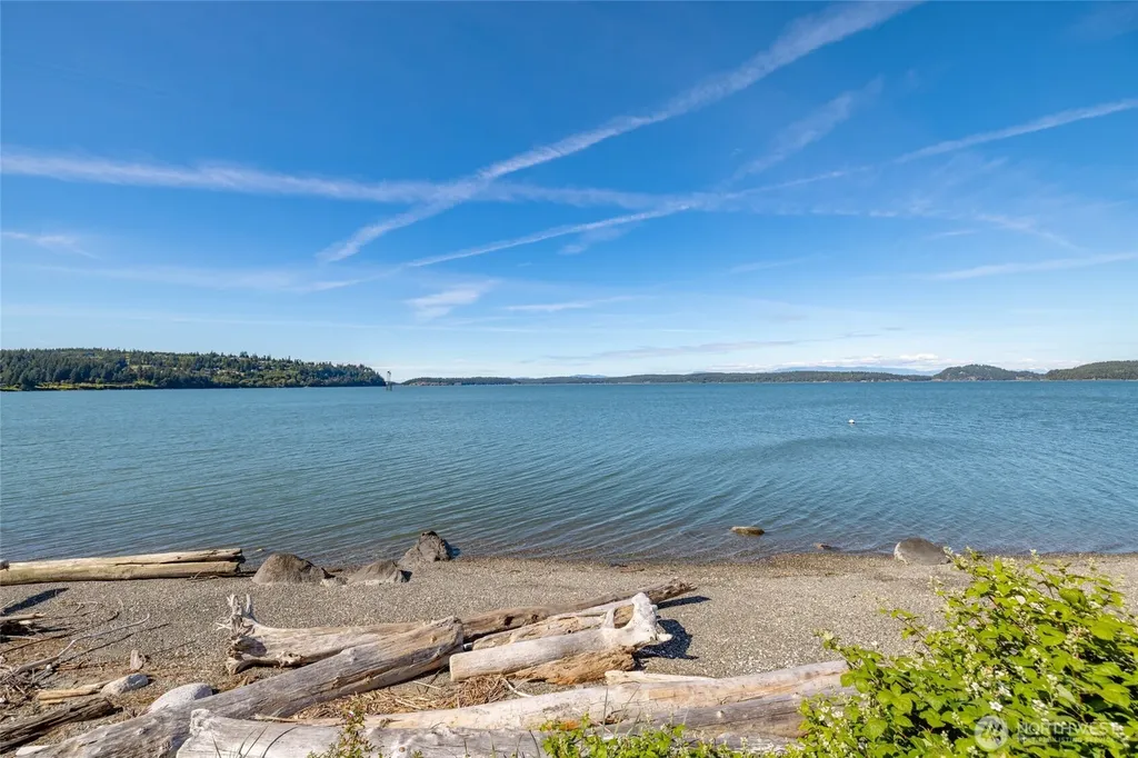 639 E Beacon View Drive Oak Harbor WA 98277