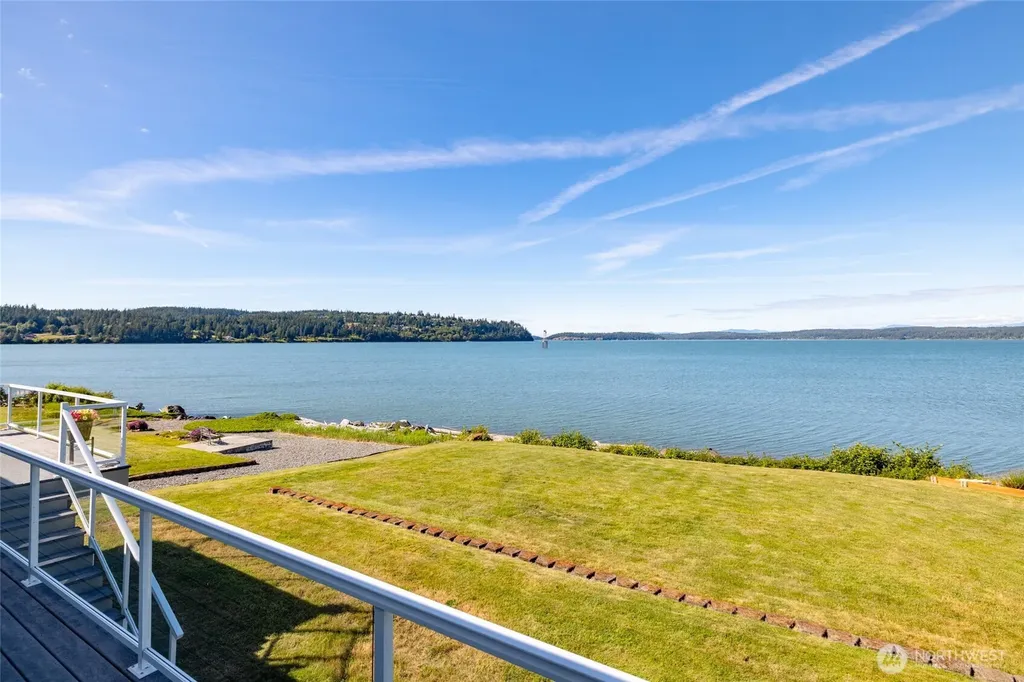 639 E Beacon View Drive Oak Harbor WA 98277