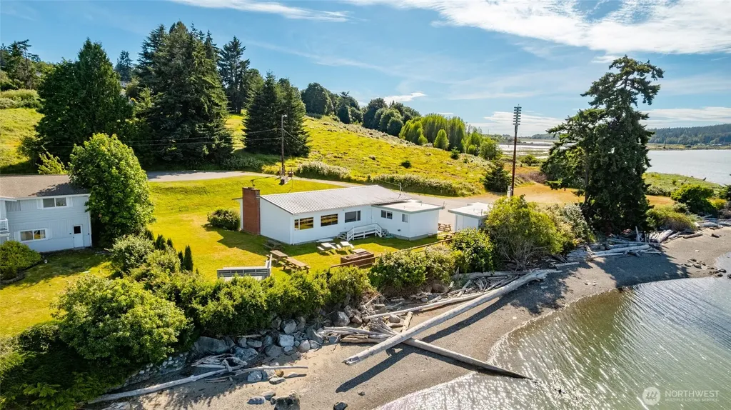 639 E Beacon View Drive Oak Harbor WA 98277