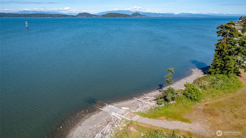639 E Beacon View Drive Oak Harbor WA 98277