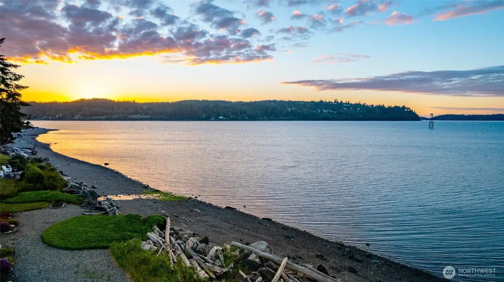 639 E Beacon View Drive Oak Harbor WA 98277