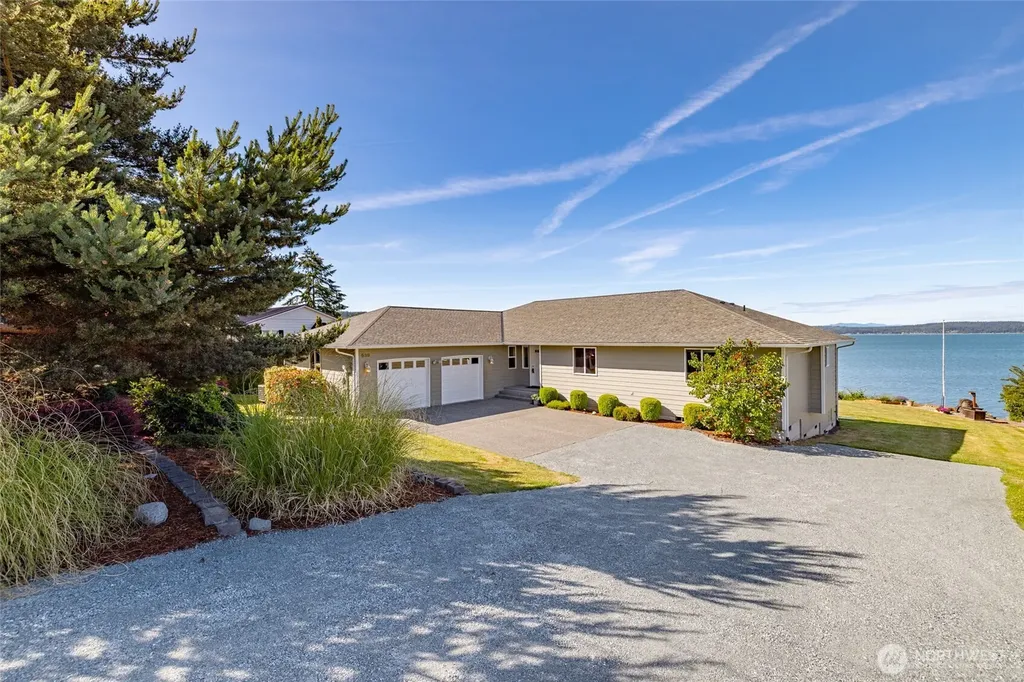 639 E Beacon View Drive Oak Harbor WA 98277