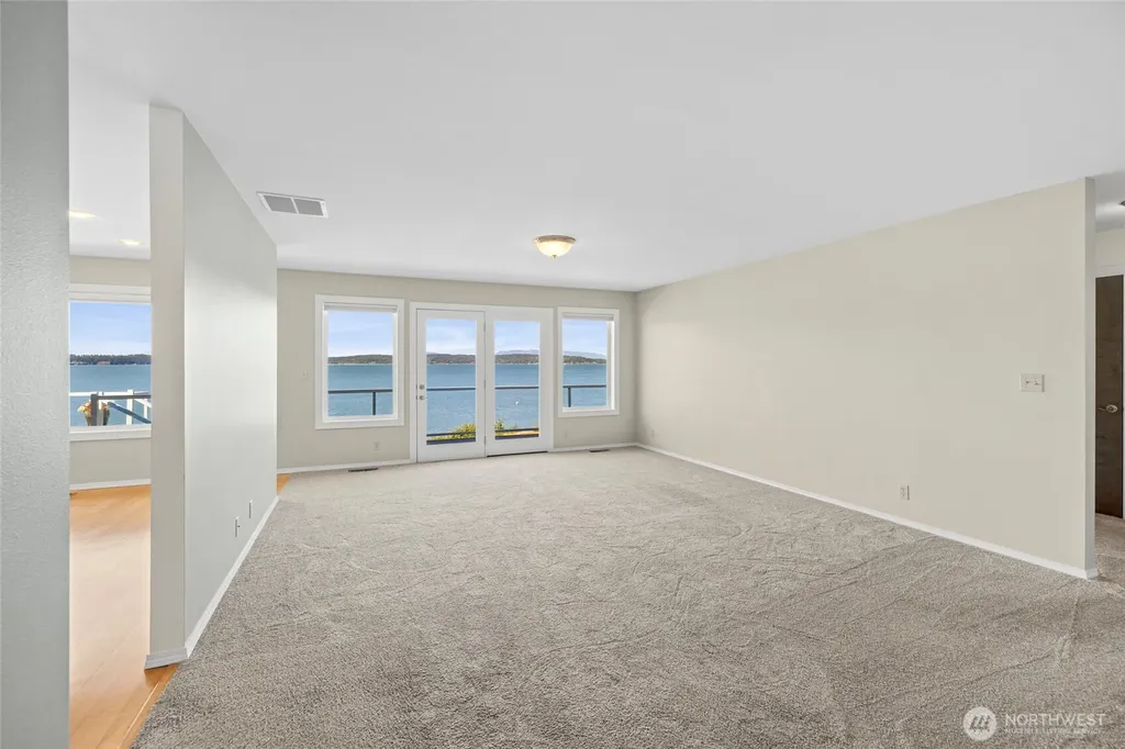 639 E Beacon View Drive Oak Harbor WA 98277