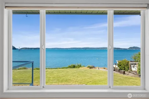 639 E Beacon View Drive Oak Harbor WA 98277