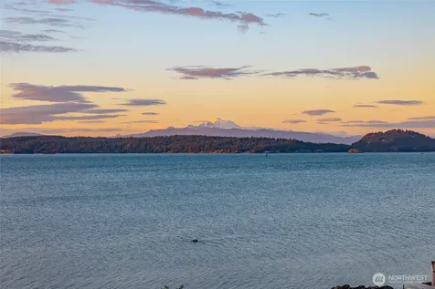 639 E Beacon View Drive Oak Harbor WA 98277