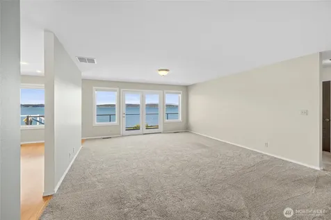 639 E Beacon View Drive Oak Harbor WA 98277