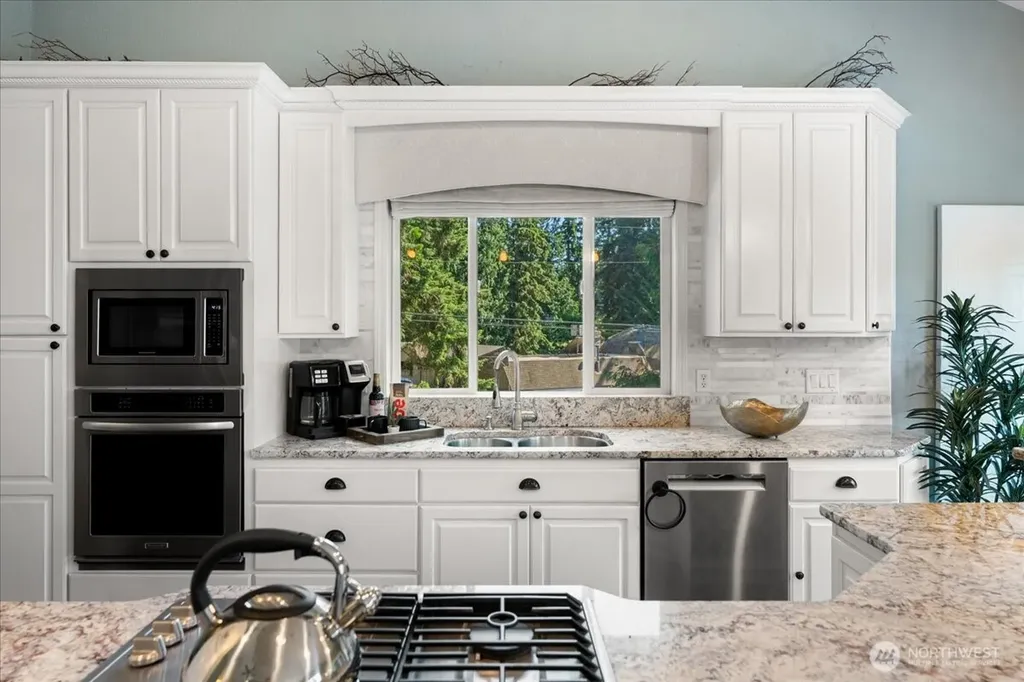 3324 Deer Island Drive E Lake Tapps WA 98003