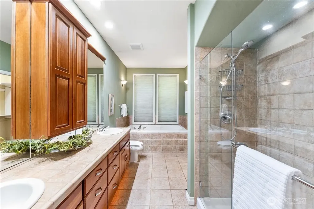 3324 Deer Island Drive E Lake Tapps WA 98003