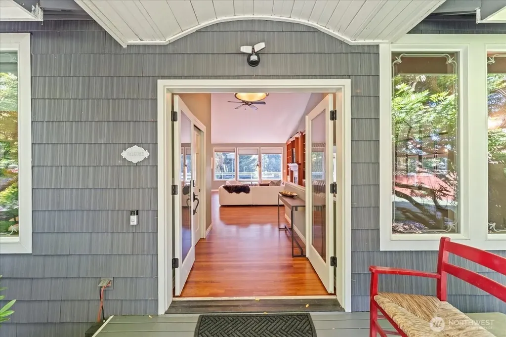 3324 Deer Island Drive E Lake Tapps WA 98003