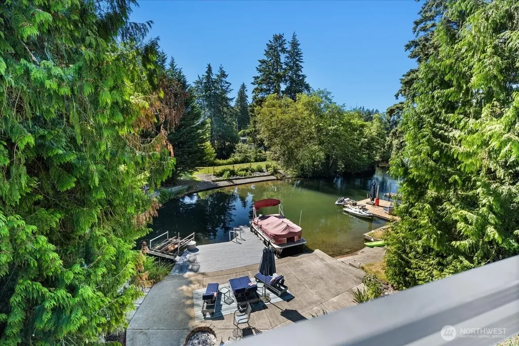 3324 Deer Island Drive E Lake Tapps WA 98003