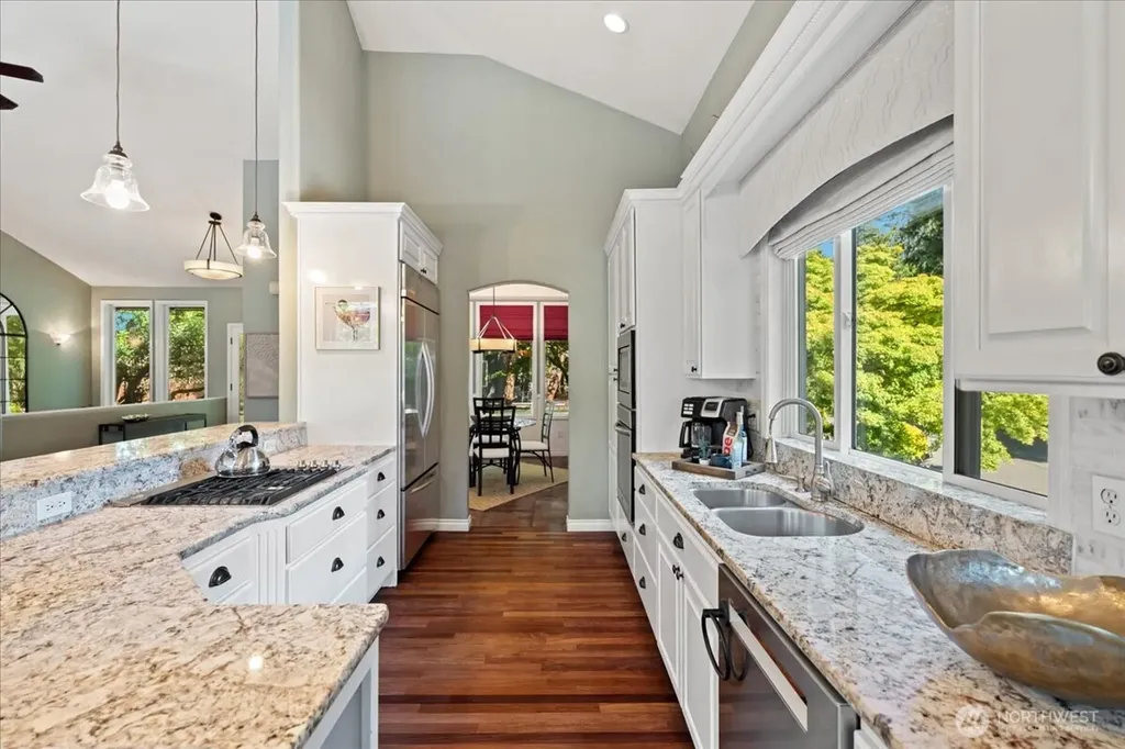 3324 Deer Island Drive E Lake Tapps WA 98003