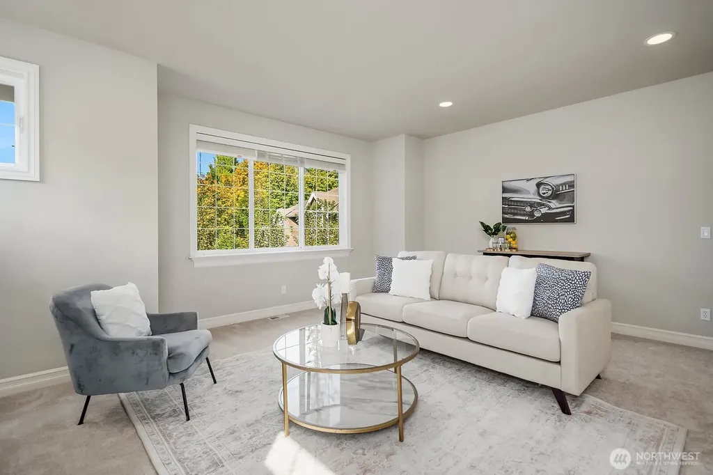 2098 211th Place SE Sammamish WA 98075