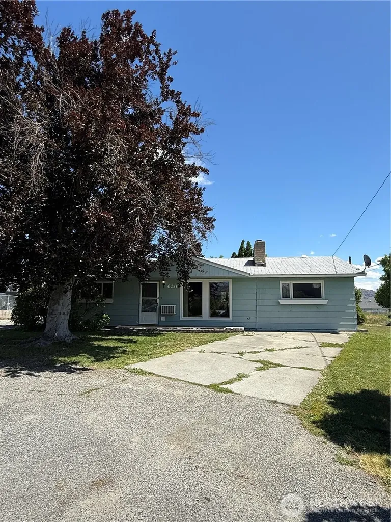 620 Skyview Drive Omak WA 98841