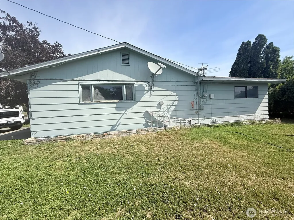620 Skyview Drive Omak WA 98841
