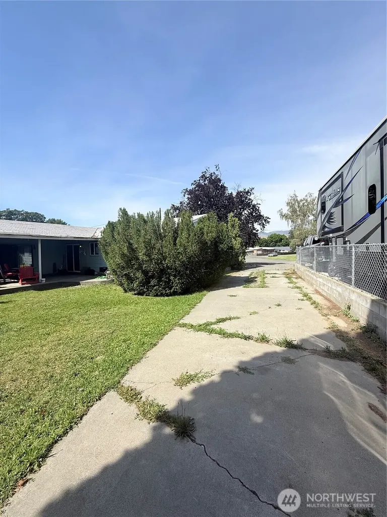 620 Skyview Drive Omak WA 98841