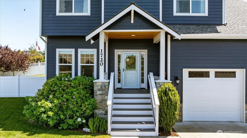 1720 SW Waterside Court Oak Harbor WA 98277