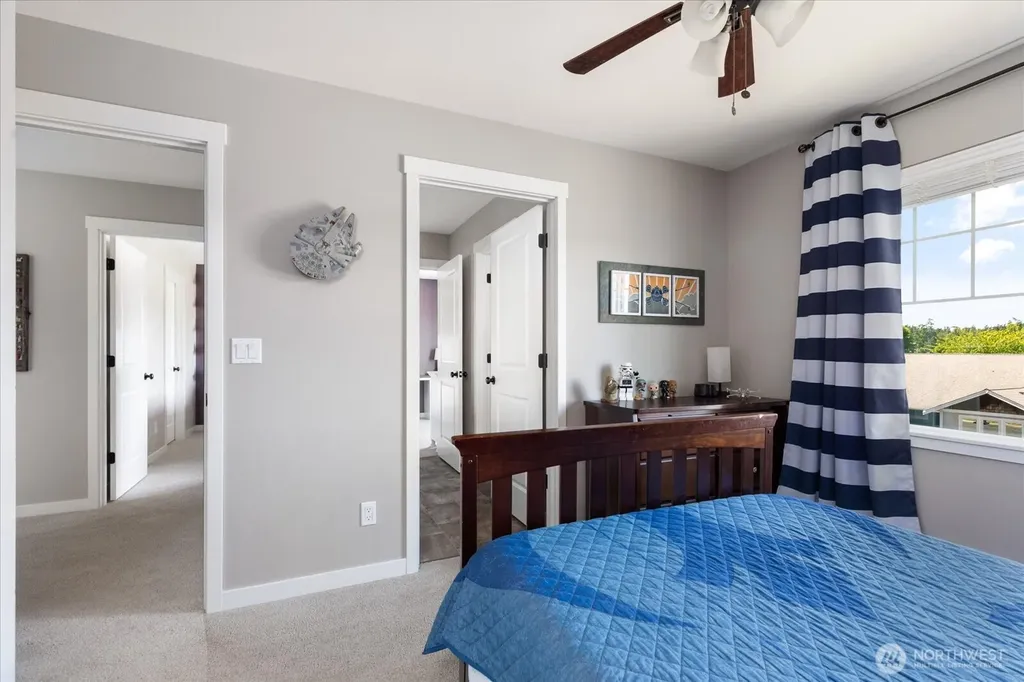 1720 SW Waterside Court Oak Harbor WA 98277