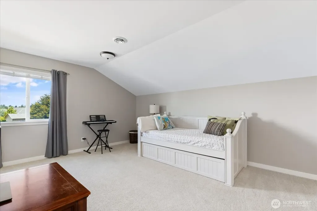 1720 SW Waterside Court Oak Harbor WA 98277